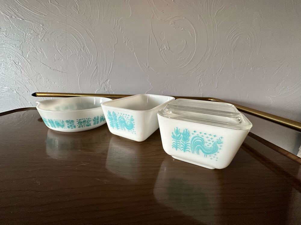 Pyrex Butterprint Turquoise Sm (w lid) & Med Refrigerator Dish, Round Casserole